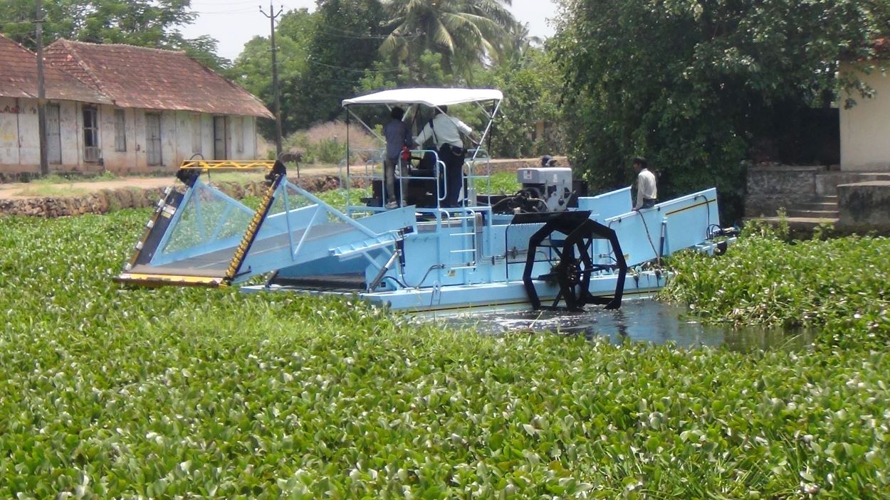 Weed-Harvester